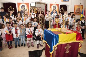 Weiterlesen: Ziua Națională sărbătorită anticipat în Biserica Sf. Voievod Ștefan cel Mare din Viena