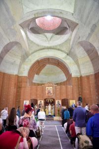 Weiterlesen: Sfânta Liturghie și sfințirea clopotelor noii biserici din Viena