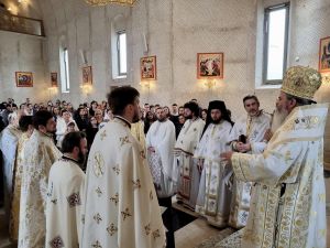 Weiterlesen: Sf. Liturghie Arhierească cu PS Ignatie al Husilor, precedată de activități catehetice, culturale...