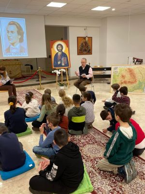 Citește mai mult:Mihai Eminescu omagiat de copilași din Parohia “Sf. Voievod Ștefan cel Mare” din Viena