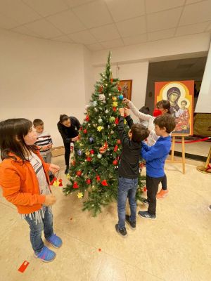 Citește mai mult:O sâmbătă plină de copii și brăduțul de Crăciun din Sala Parohială a Bisericii