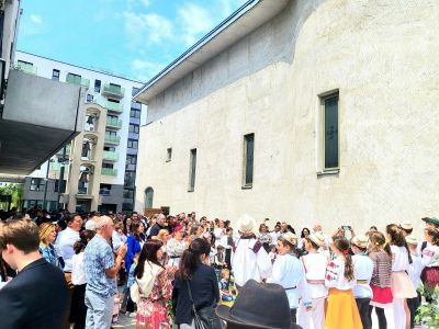 Weiterlesen: Rusalii la Viena- sute de credincioși au sărbătorit hramul principal al bisericii românești din...